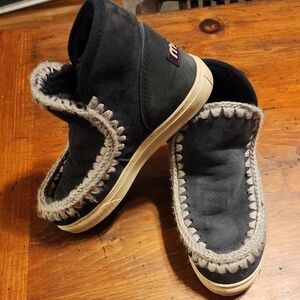 MOU Suede Ankle Boots